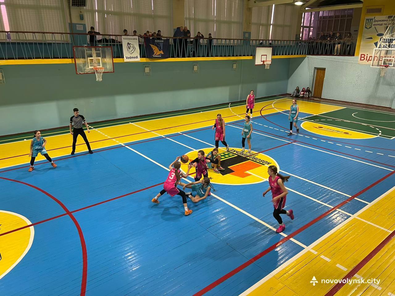 ВЮБЛ серед дівчат 2013 року: ігри першого етапу пройшли у Нововолинську